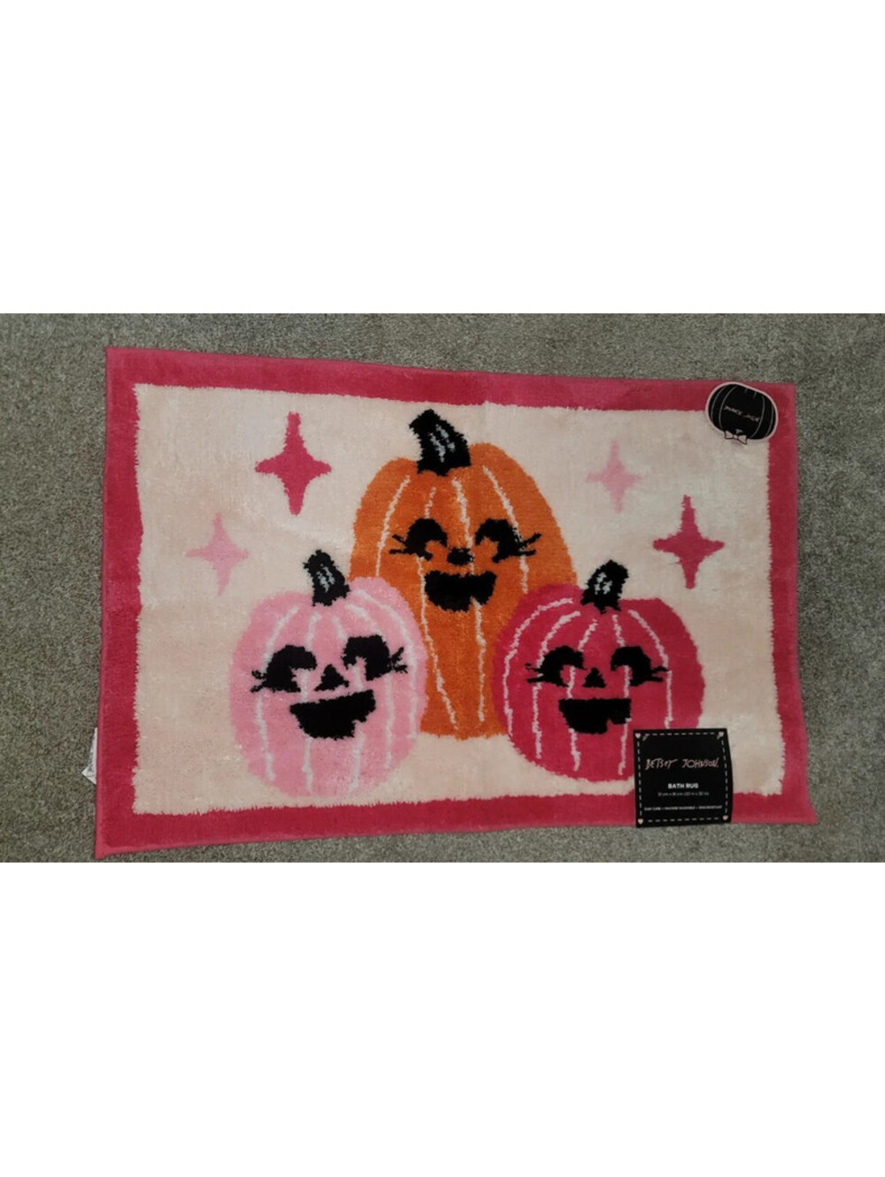BETSEY JOHNSON BATH RUG - 20" x 32" - THREE HAPPY PUMPKINS PINK NWT